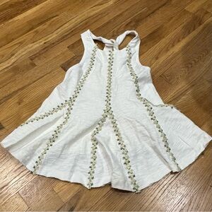 NWOT FREE PEOPLE EMBROIDERED FLORAL TANK TOP IN SIZE MEDIUM